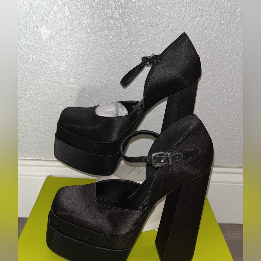 Brand new Gianni Bini size 6.5